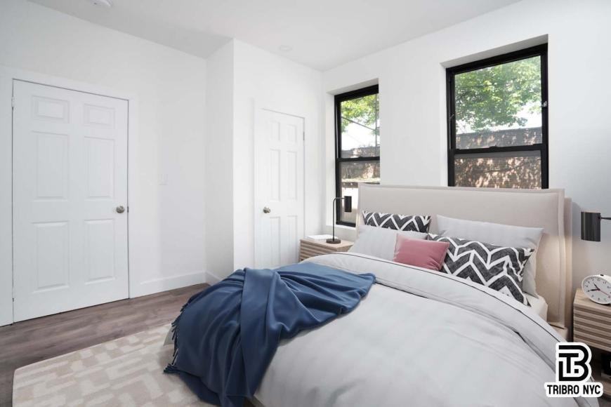 1715 E 8th St - Photo 3 of 5