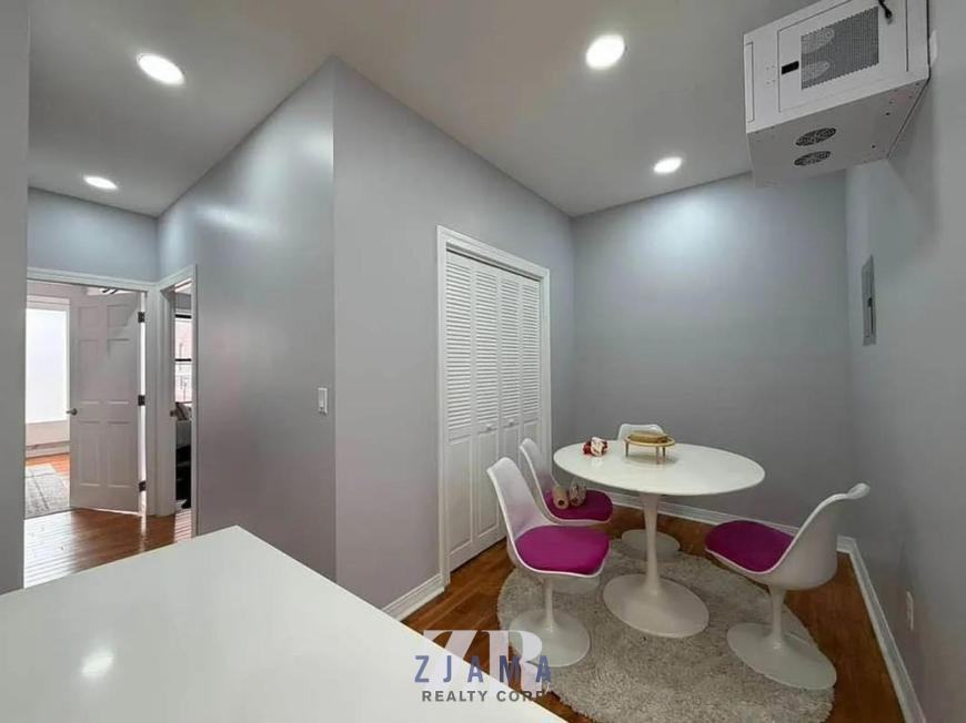 671 Flatbush Ave - Photo 4 of 10