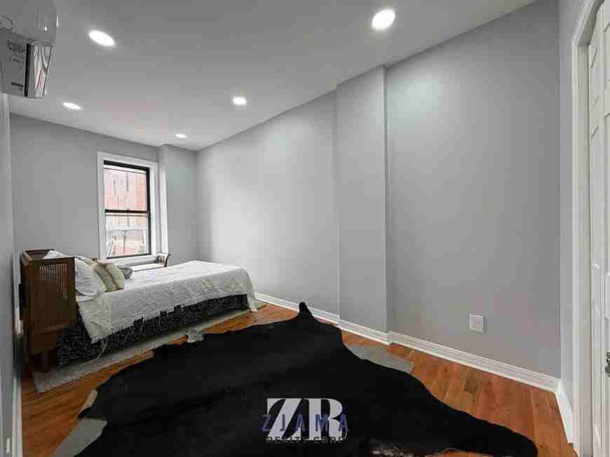 671 Flatbush Ave - Photo 6 of 10