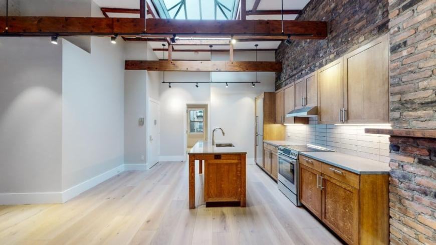 311 W 17th St - Photo 6 of 10