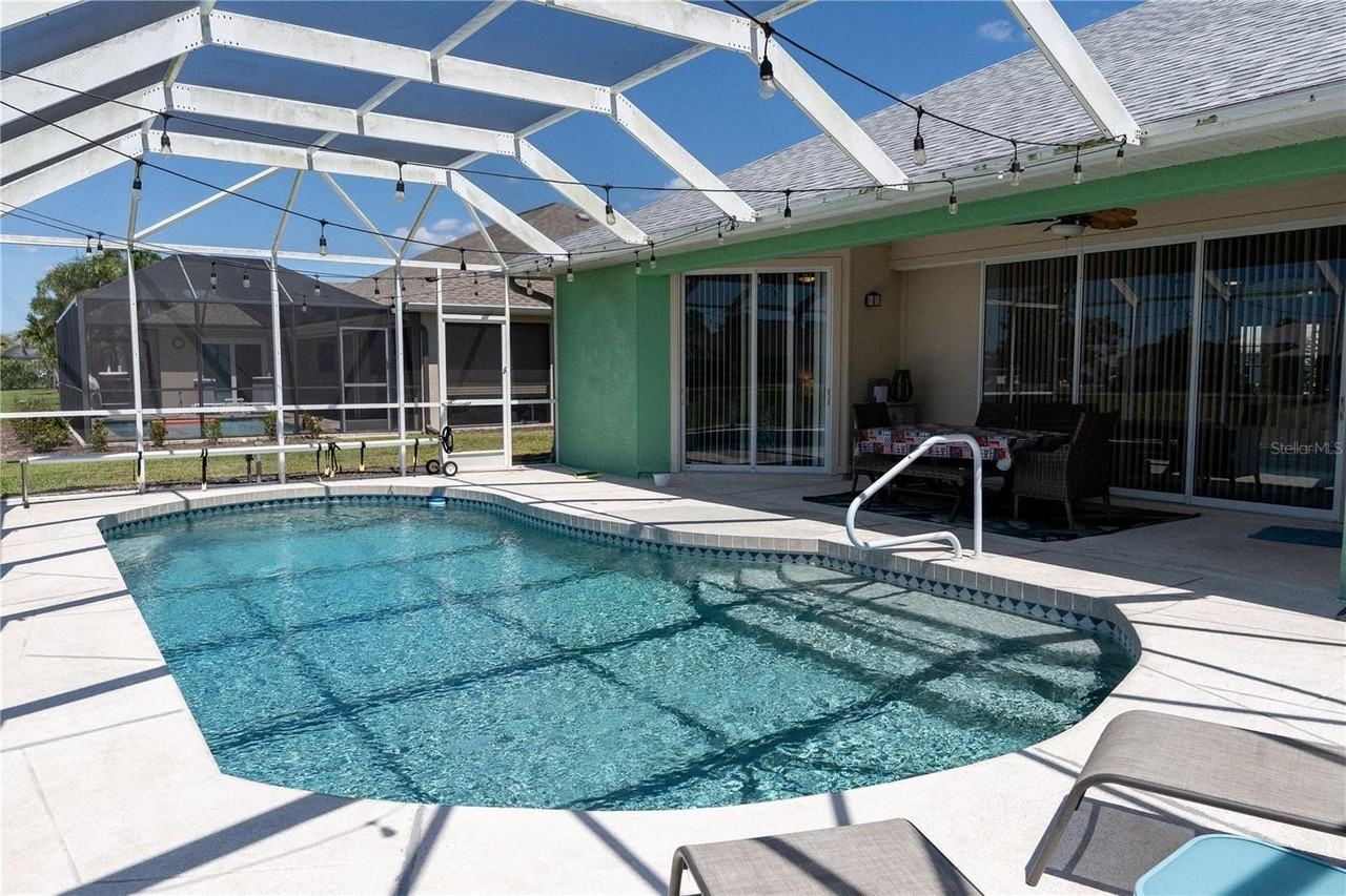 206 Mariner Ln - Photo 2 of 20