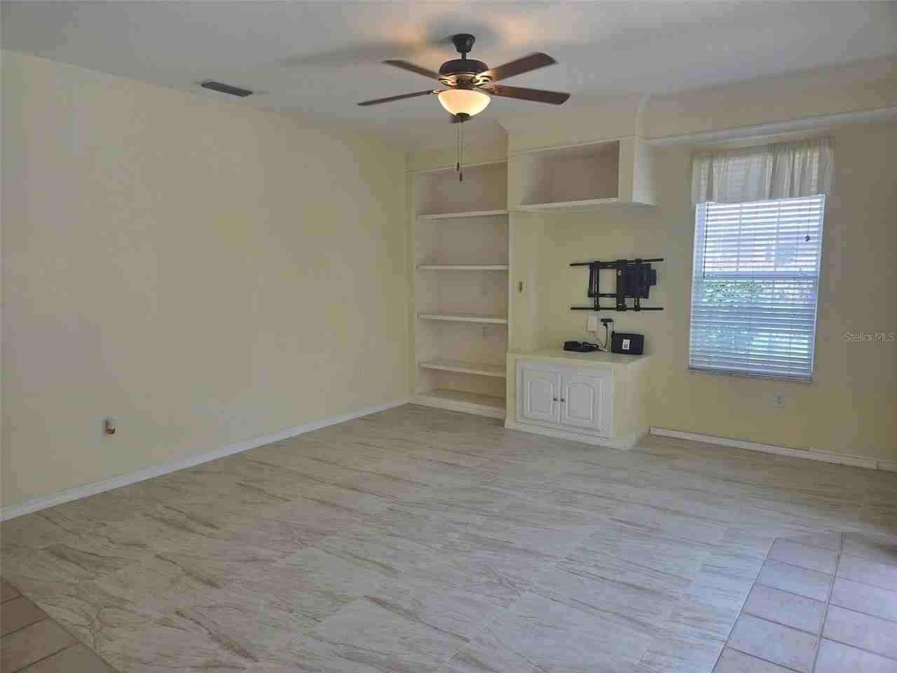 5282 Far Oak Cir - Photo 4 of 21