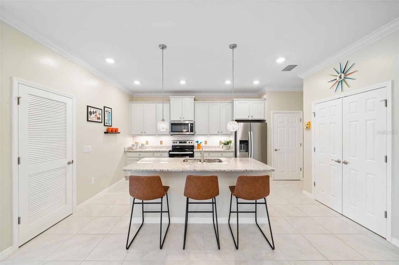 21026 Fetterbush Pl - Photo 3 of 50