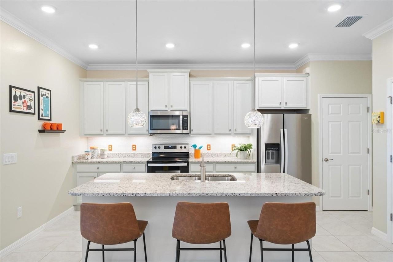 21026 Fetterbush Pl - Photo 4 of 50