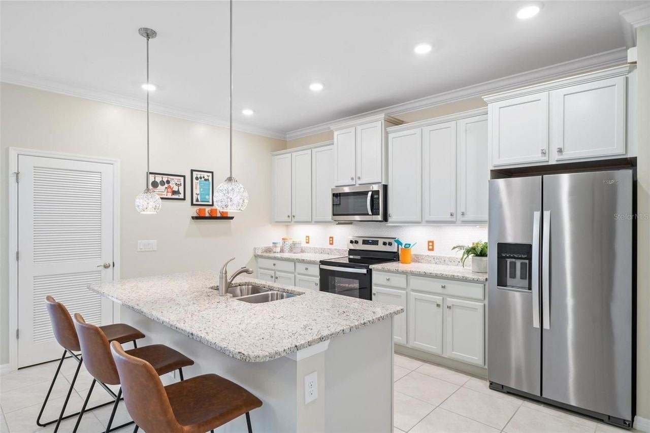 21026 Fetterbush Pl - Photo 5 of 50