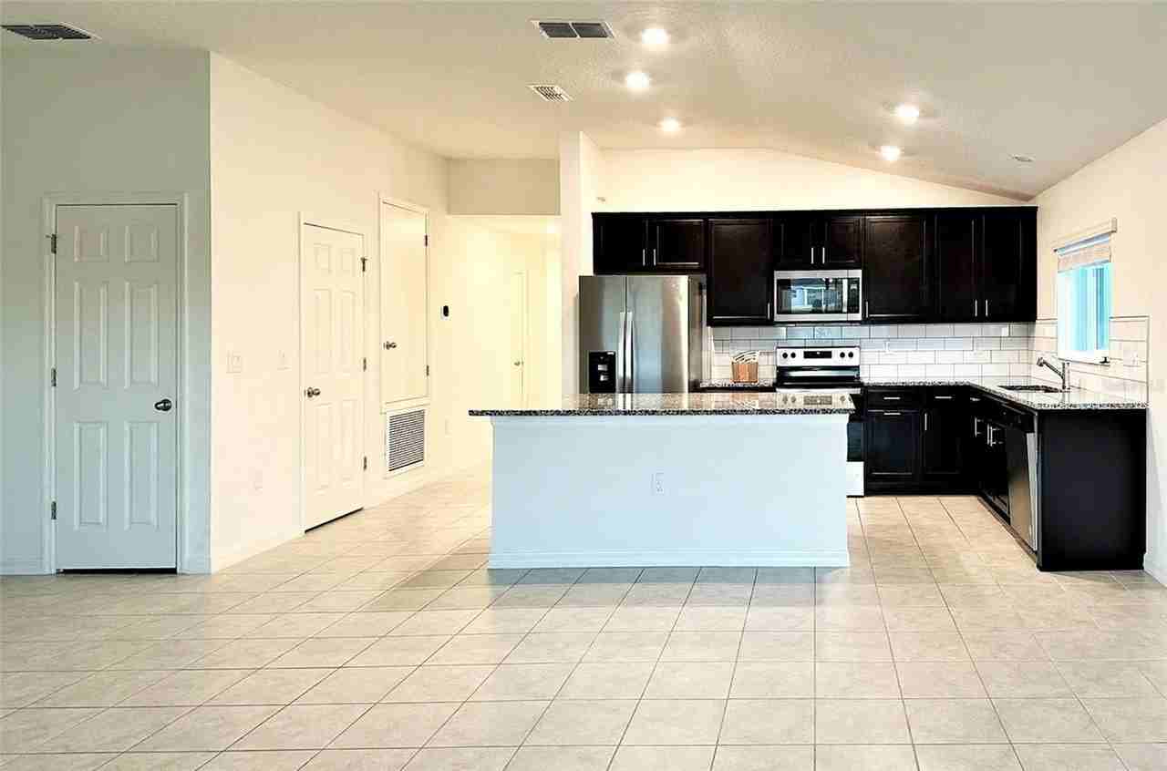 3540 74th Avenue Cir E - Photo 2 of 13