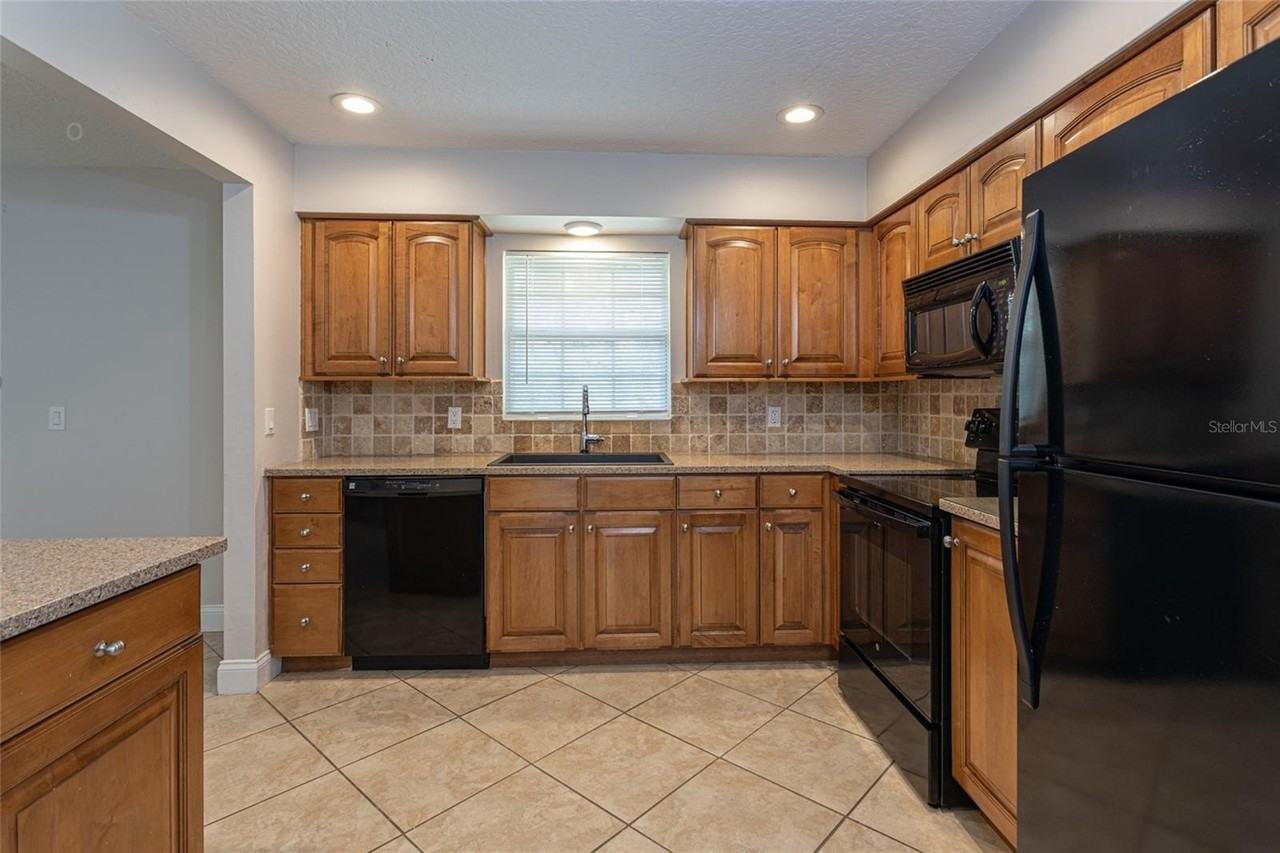 66 Westminster Dr - Photo 7 of 23