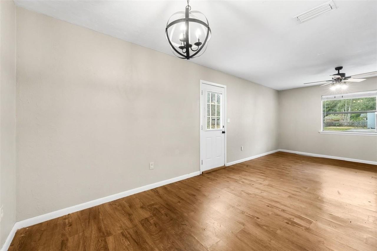 2705 Nw 47th Pl - Photo 7 of 24