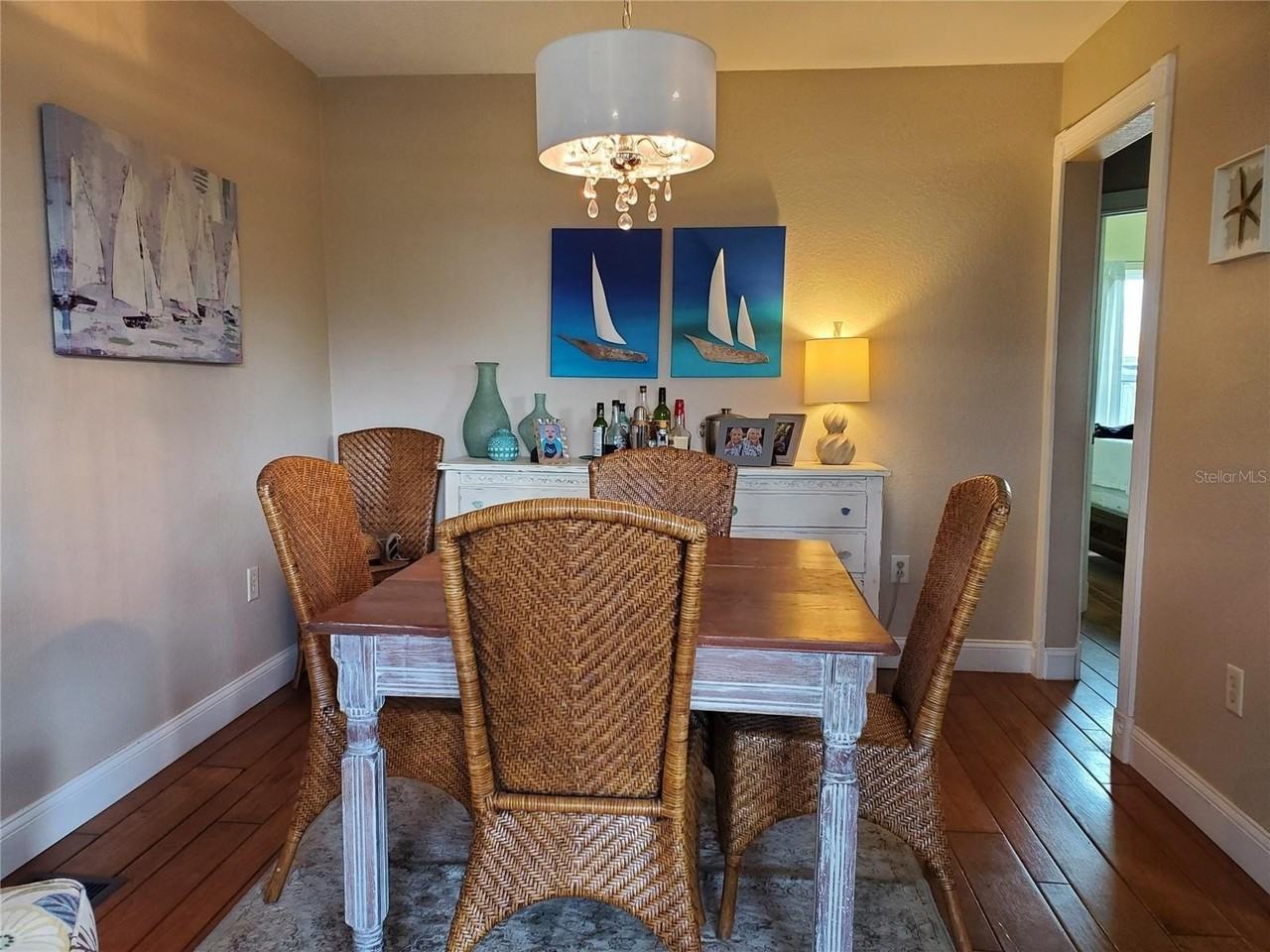 227 Lychee Rd - Photo 2 of 33