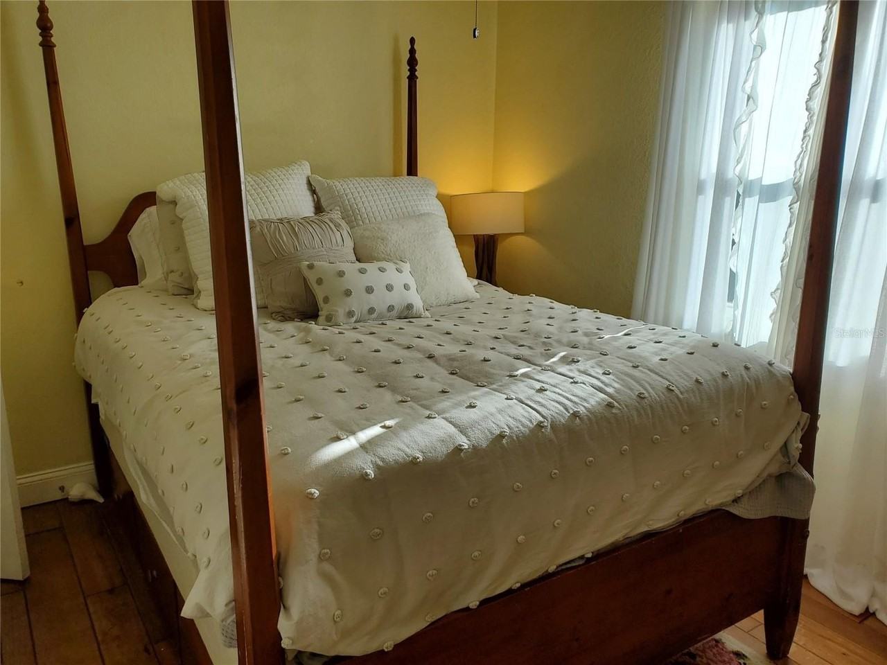 227 Lychee Rd - Photo 6 of 33