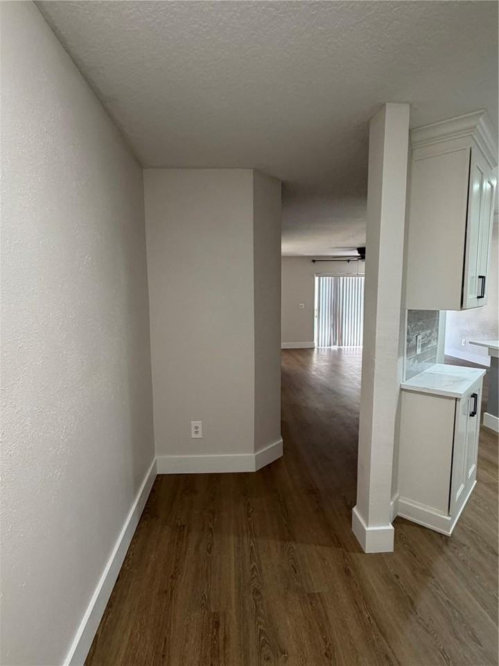 3763 Collingwood Ln - Photo 4 of 50