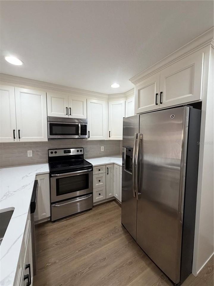 3763 Collingwood Ln - Photo 7 of 50