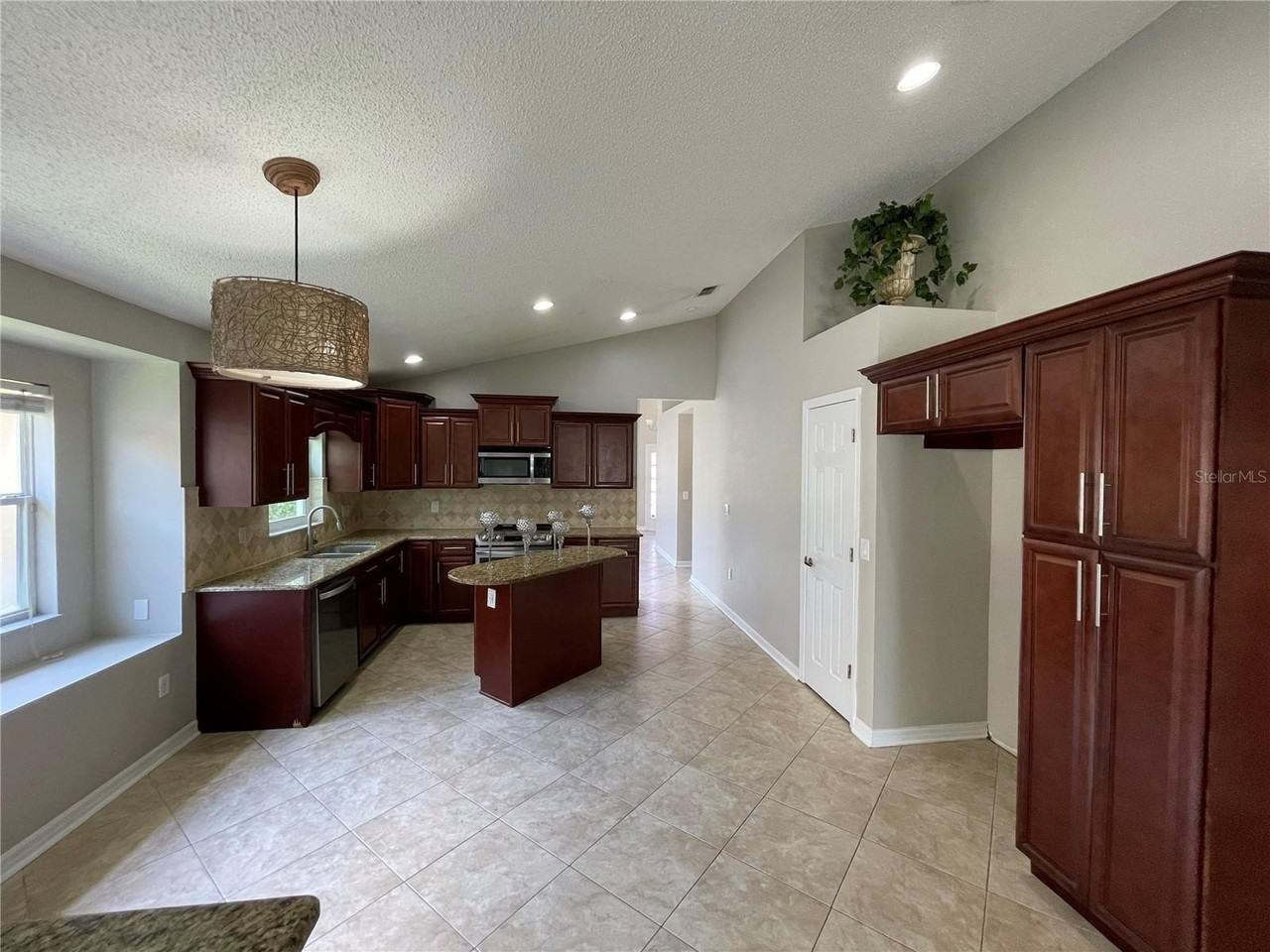 781 Seneca Meadows Rd - Photo 6 of 44