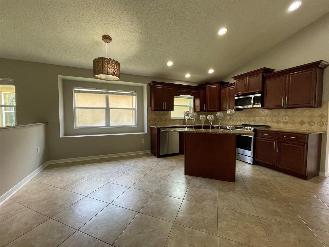 781 Seneca Meadows Rd - Photo 7 of 44