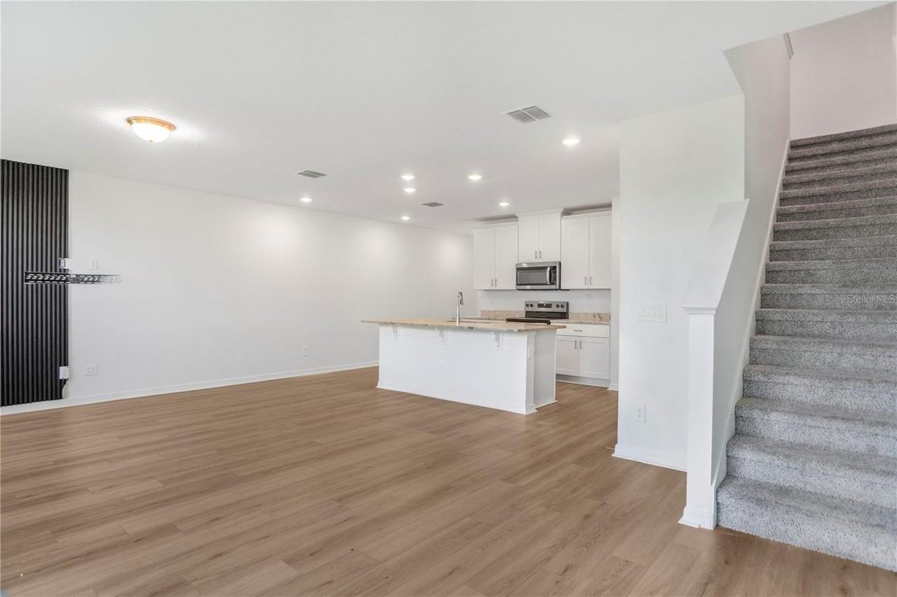 4319 Ranch House Rd - Photo 5 of 47