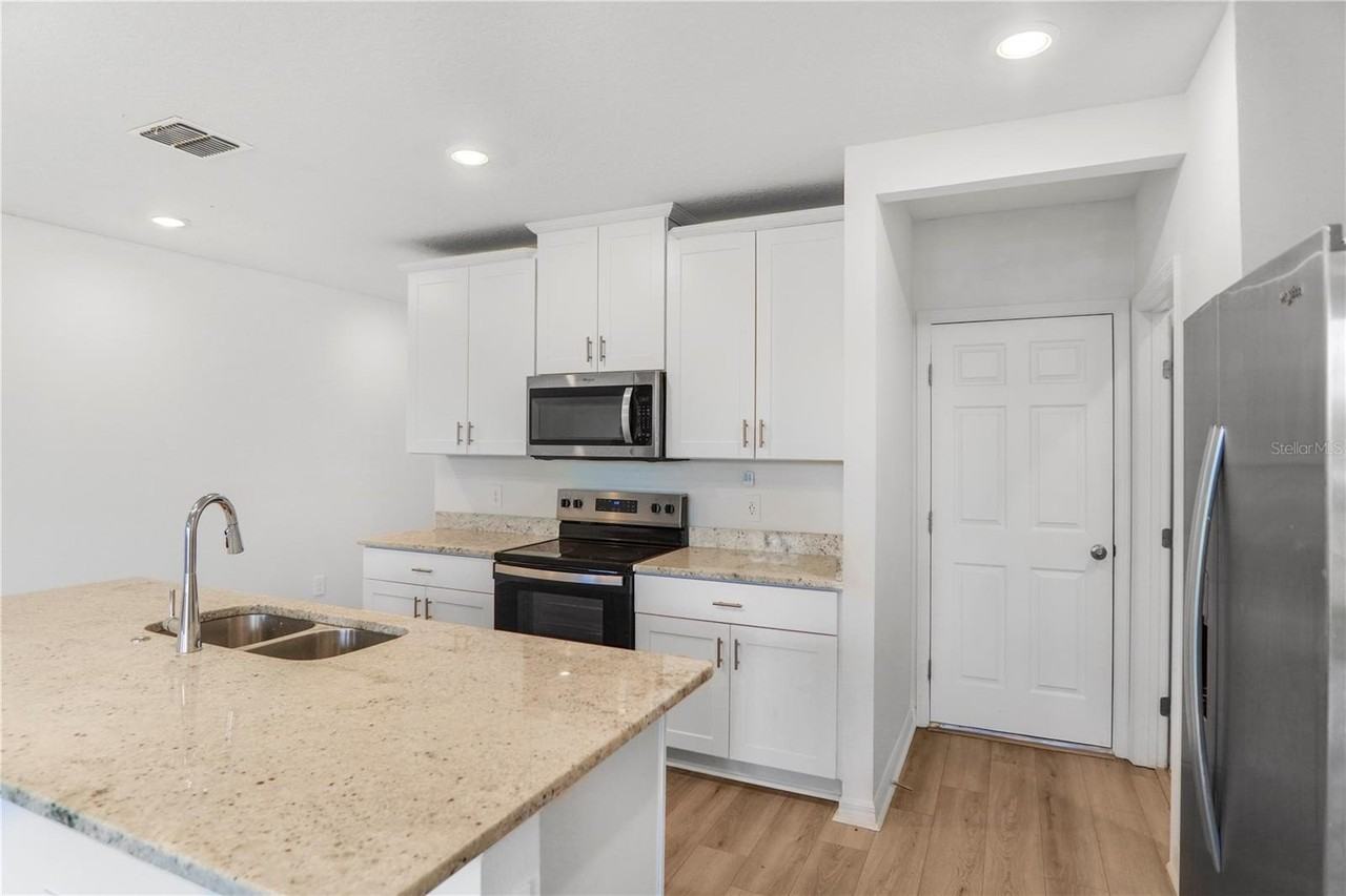 4319 Ranch House Rd - Photo 6 of 47