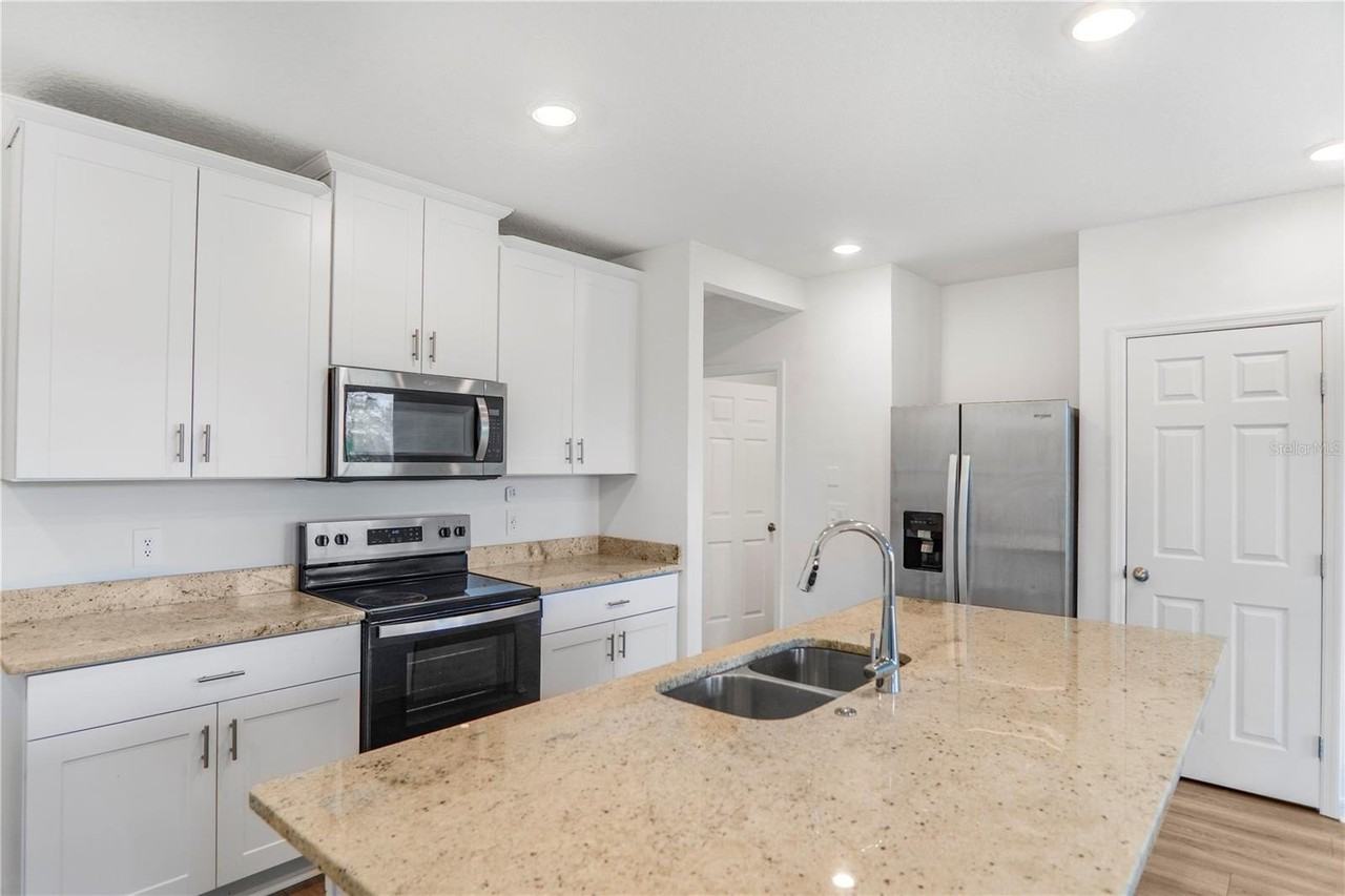 4319 Ranch House Rd - Photo 7 of 47