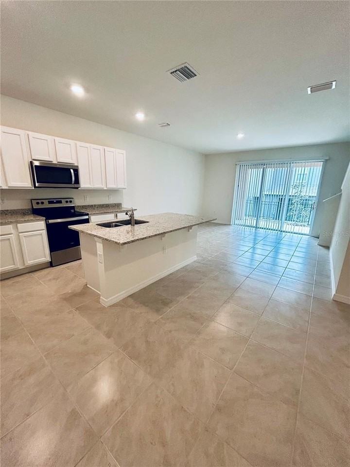 1535 Lumber Ave - Photo 3 of 21