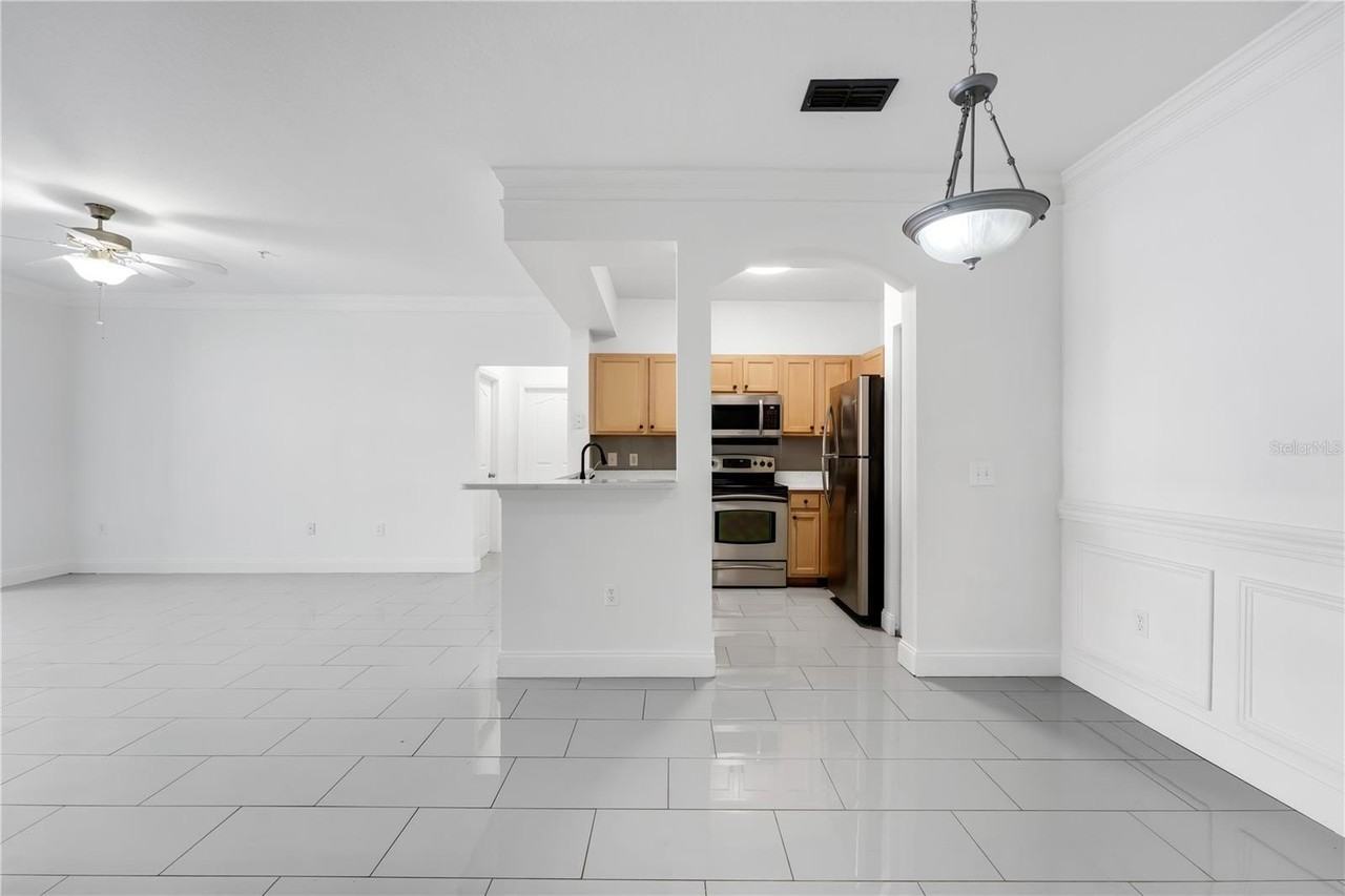 12855 Madison Pointe Cir #101 - Photo 4 of 35