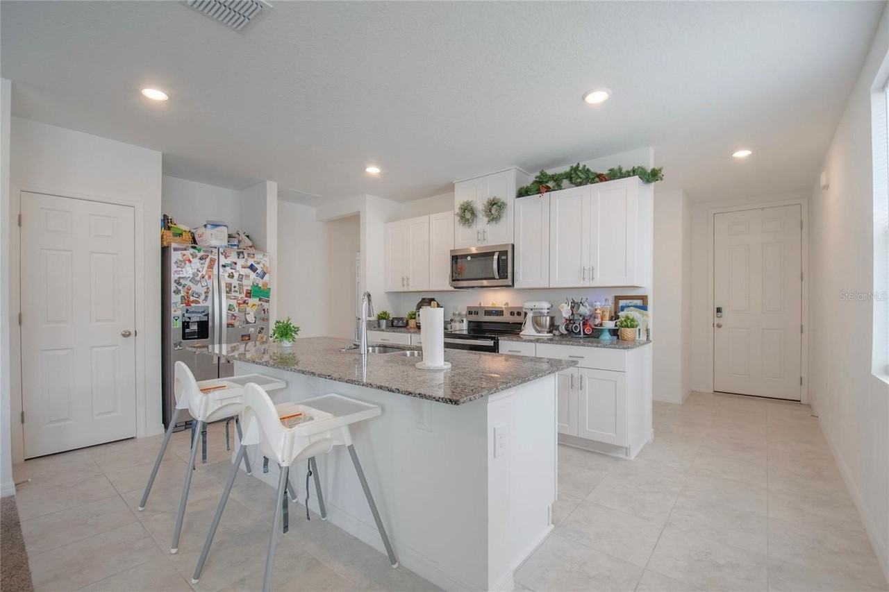 3181 Viceroy Ct - Photo 7 of 29