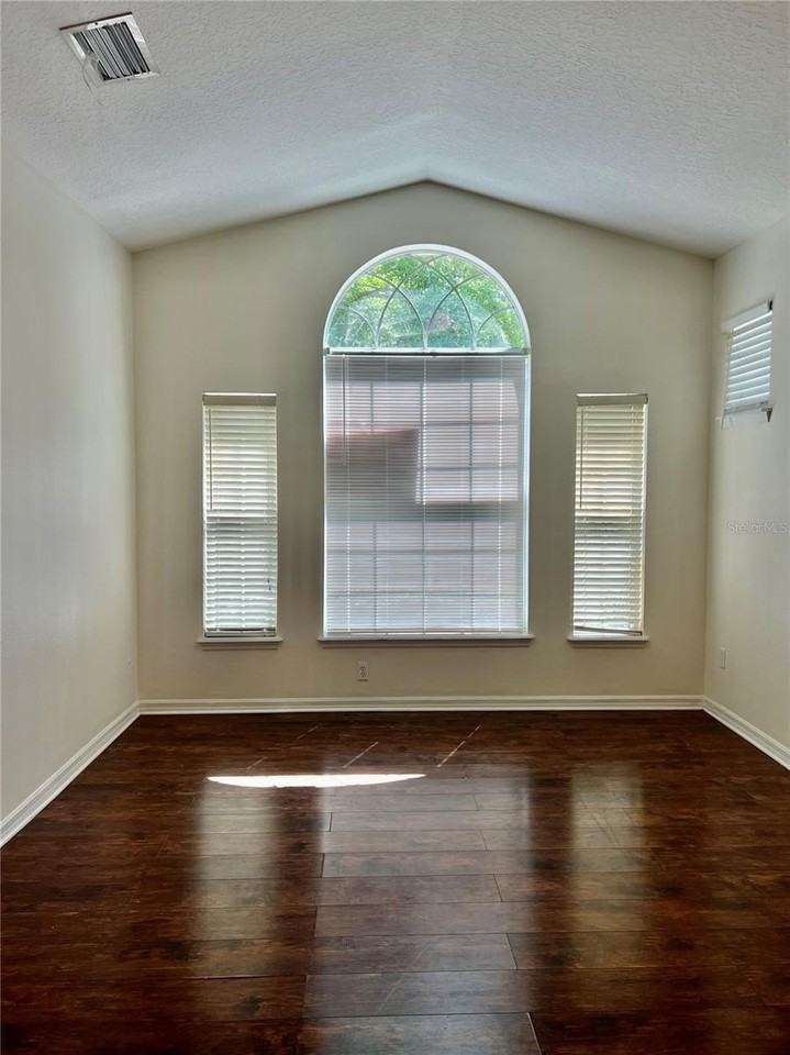 12863 Holdenbury Ln - Photo 3 of 6