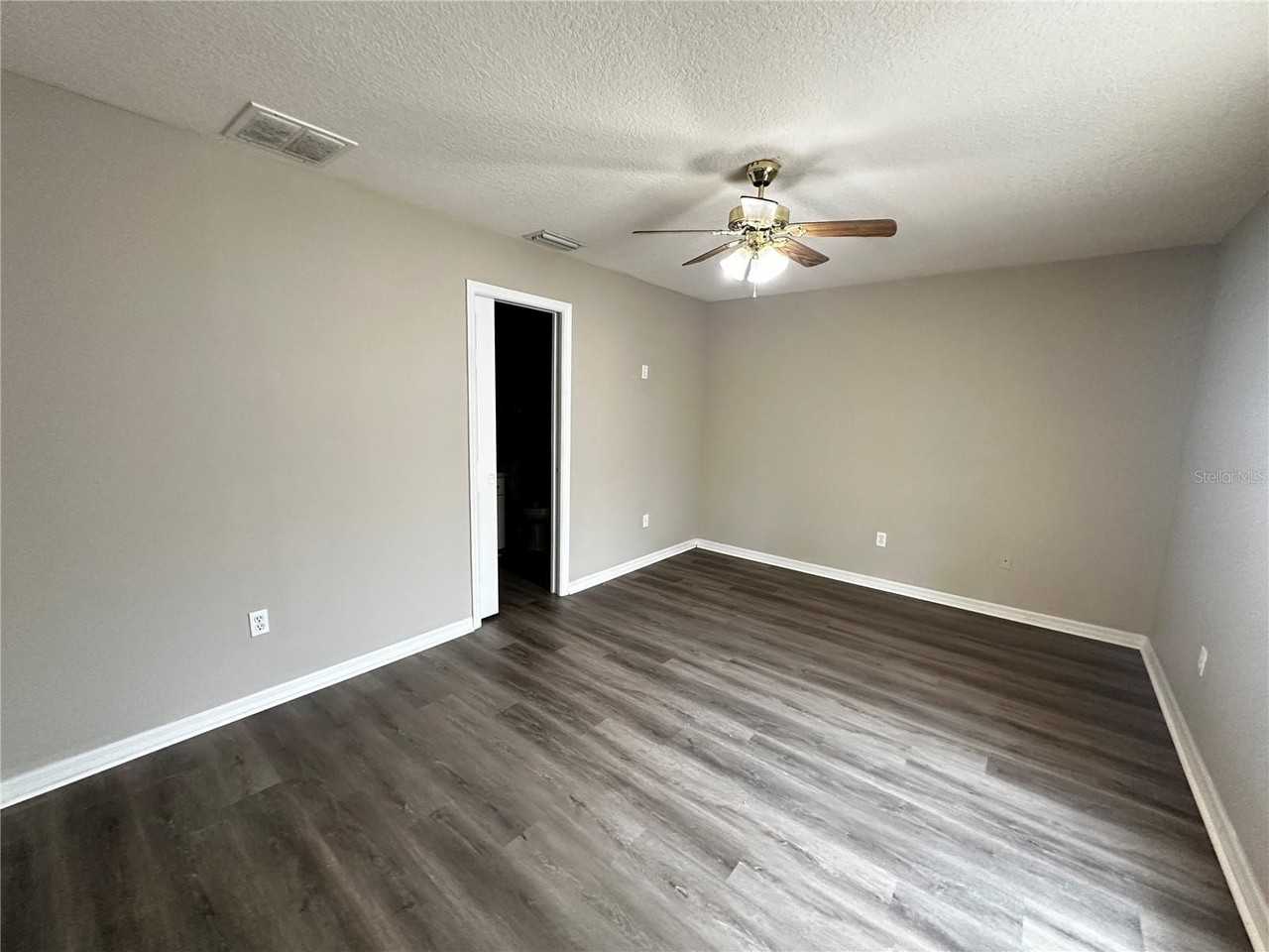 9 Cedar Cir - Photo 5 of 9