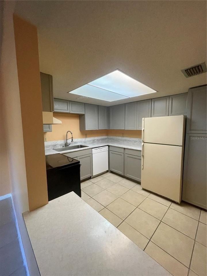 549 Fairways Dr #A - Photo 4 of 49