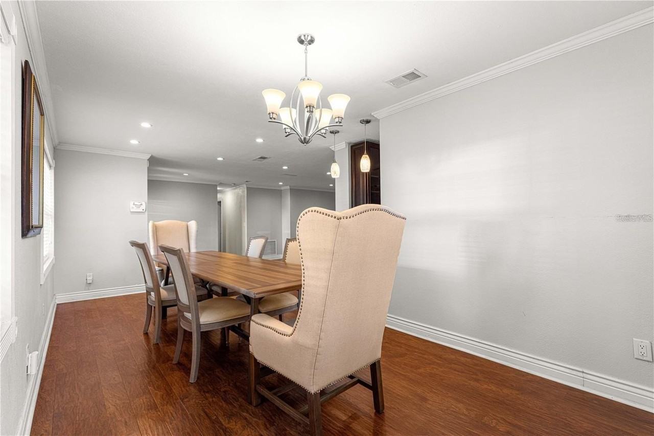 126 Se 41st Ave - Photo 3 of 12