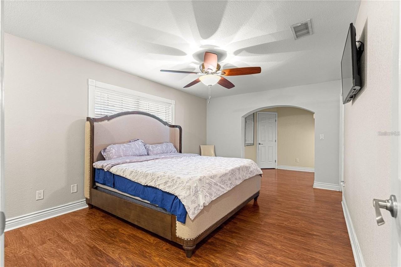 126 Se 41st Ave - Photo 5 of 12