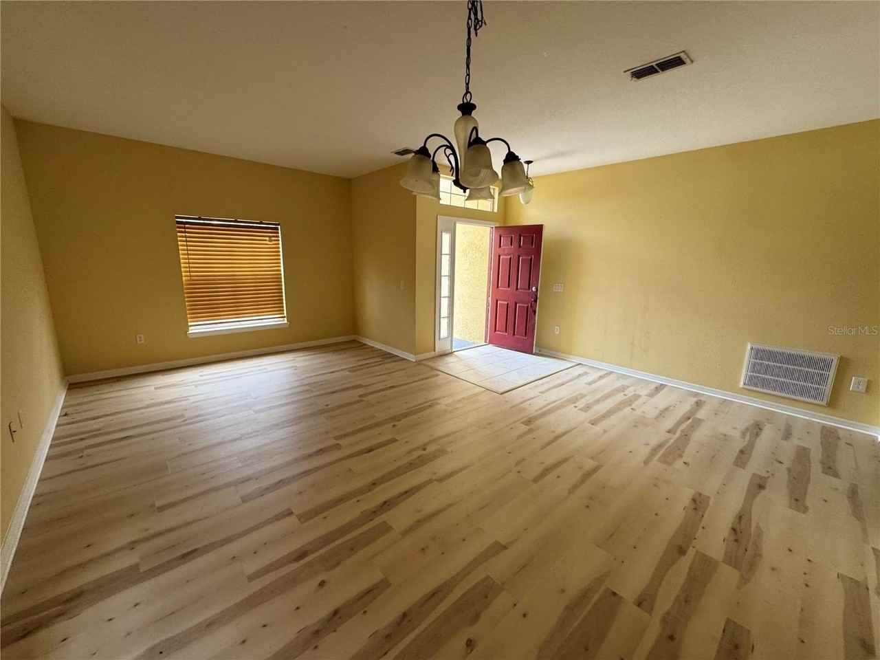 1008 Hacienda Cir - Photo 2 of 28