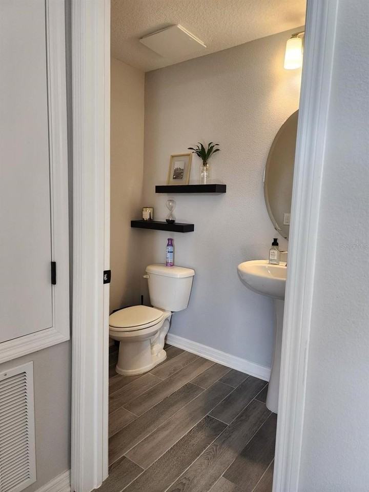 12154 Plumpton Dr - Photo 6 of 16