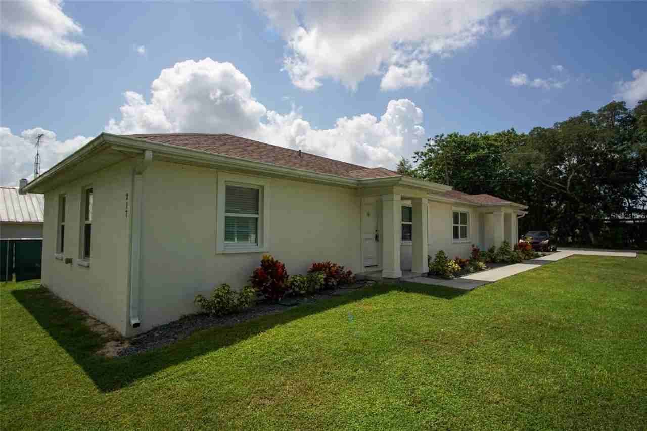 217 W Maple St - Photo 2 of 18