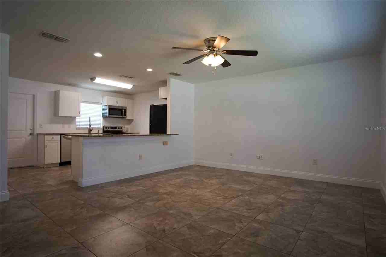 217 W Maple St - Photo 7 of 18