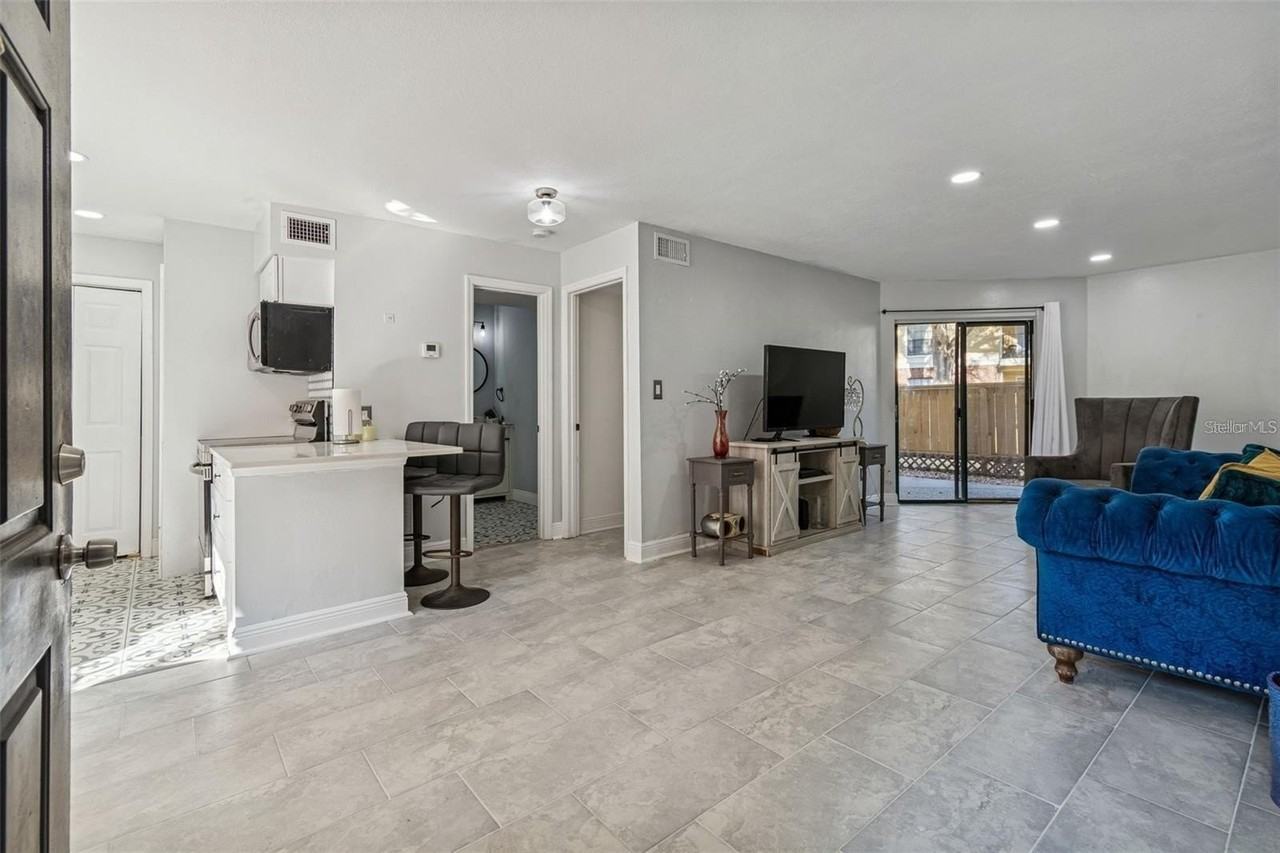 8630 Mallard Reserve Dr #105 - Photo 4 of 45