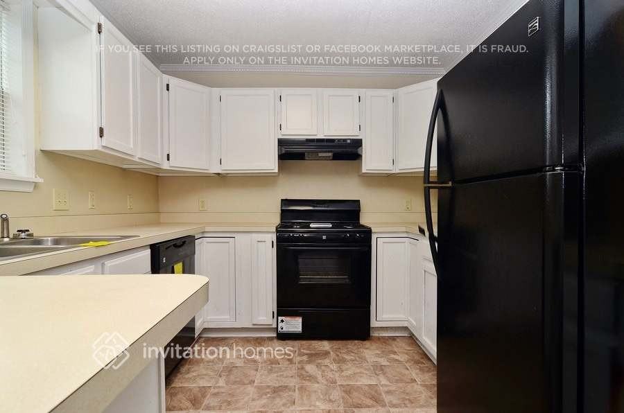 7855 Dogwood Way - Photo 3 of 13