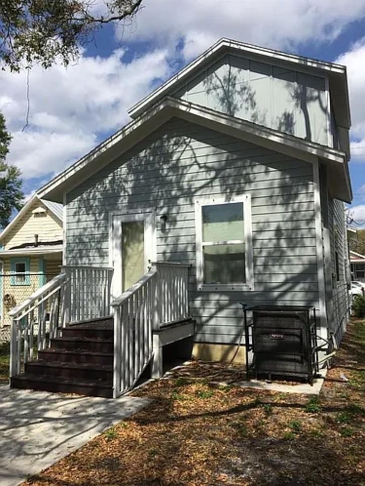 2128 W Walnut St - Photo 2 of 16