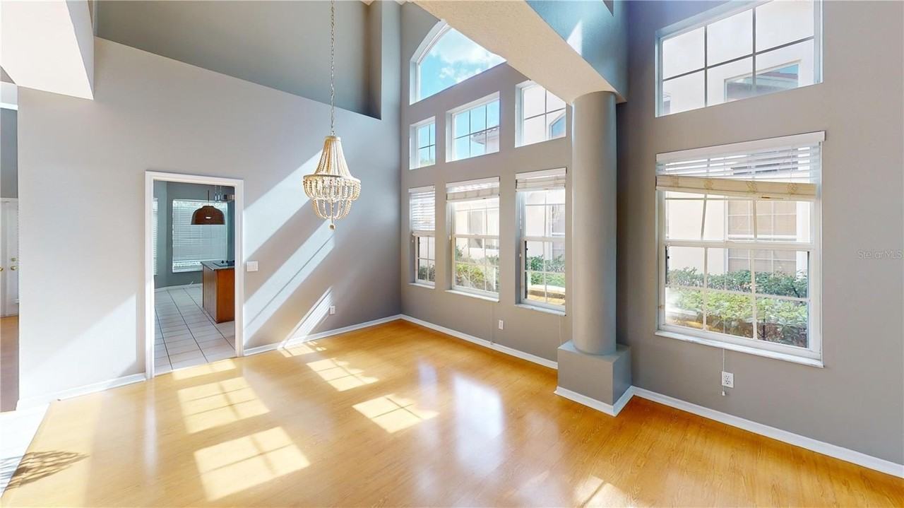 17833 Green Willow Dr - Photo 4 of 36