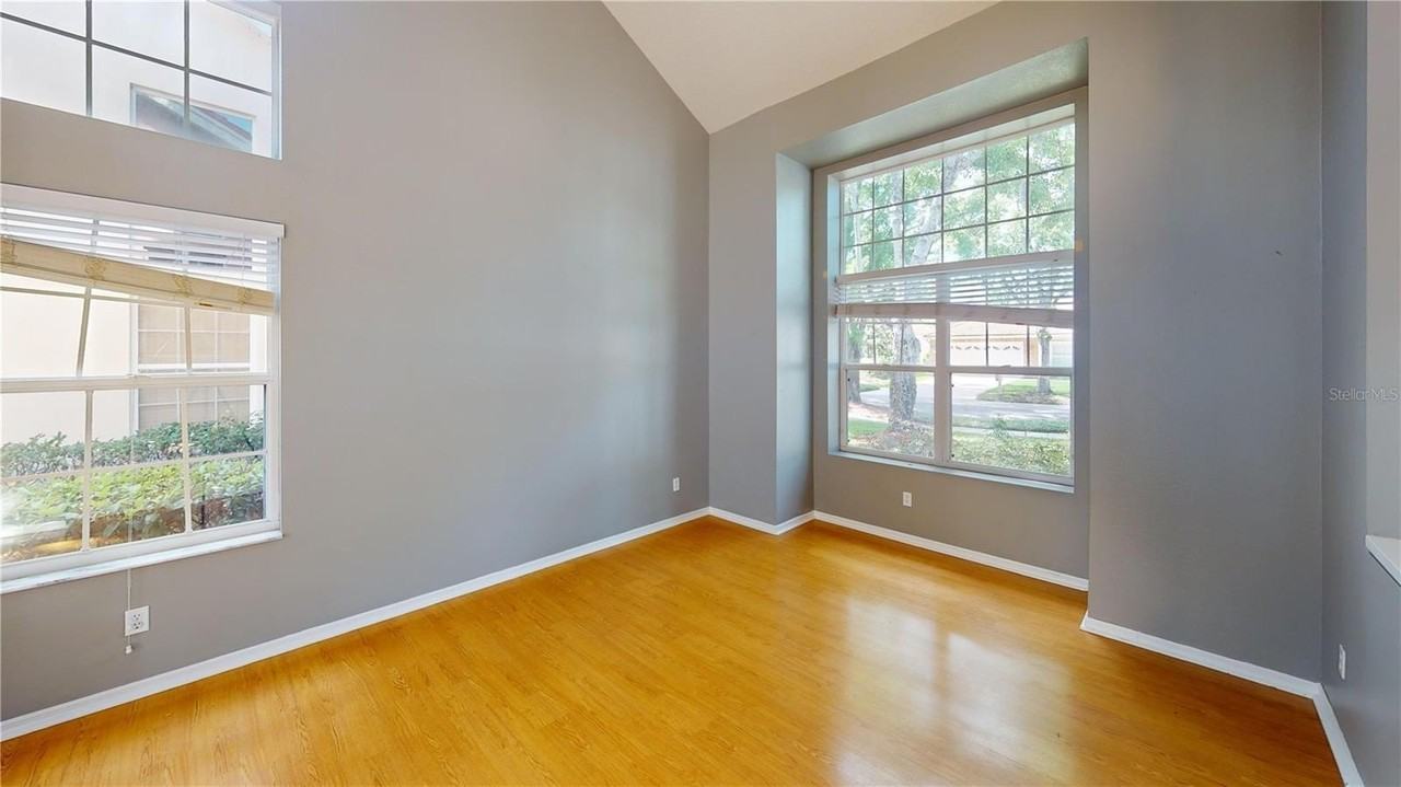 17833 Green Willow Dr - Photo 5 of 36