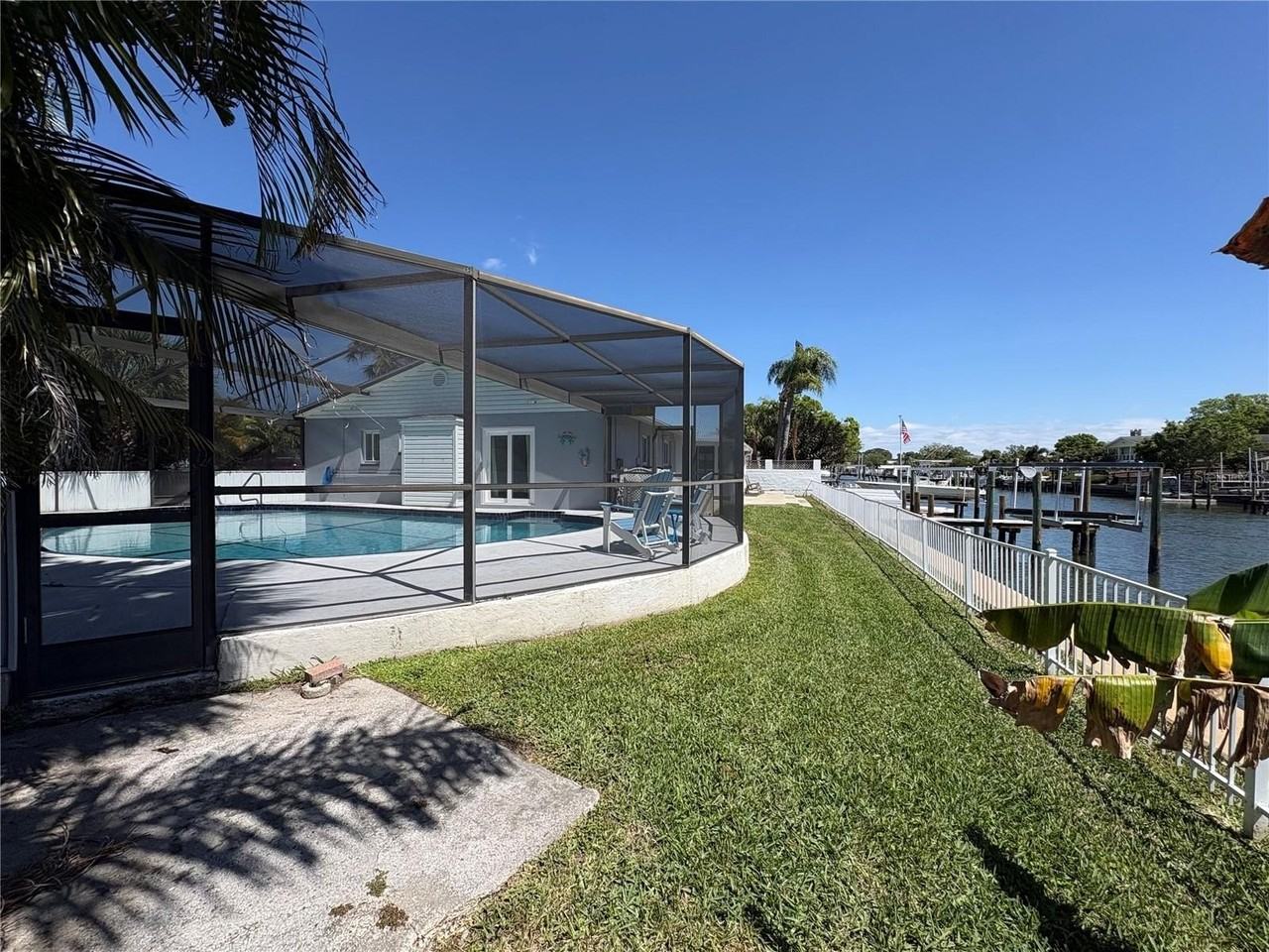 8434 Boxwood Dr - Photo 3 of 21