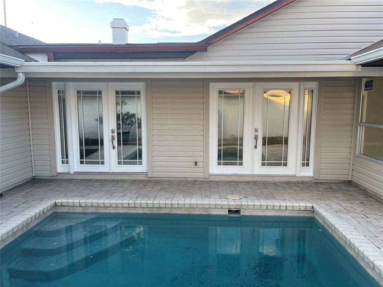 10813 Venice Cir - Photo 7 of 18