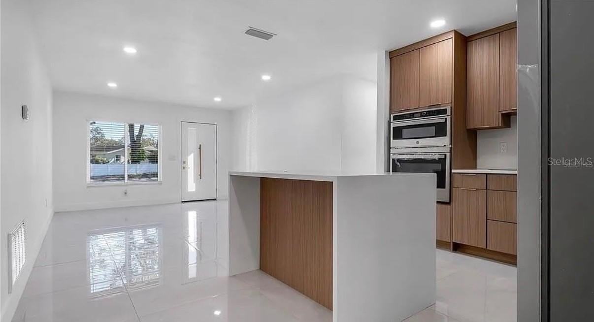 8641 May Cir - Photo 4 of 13