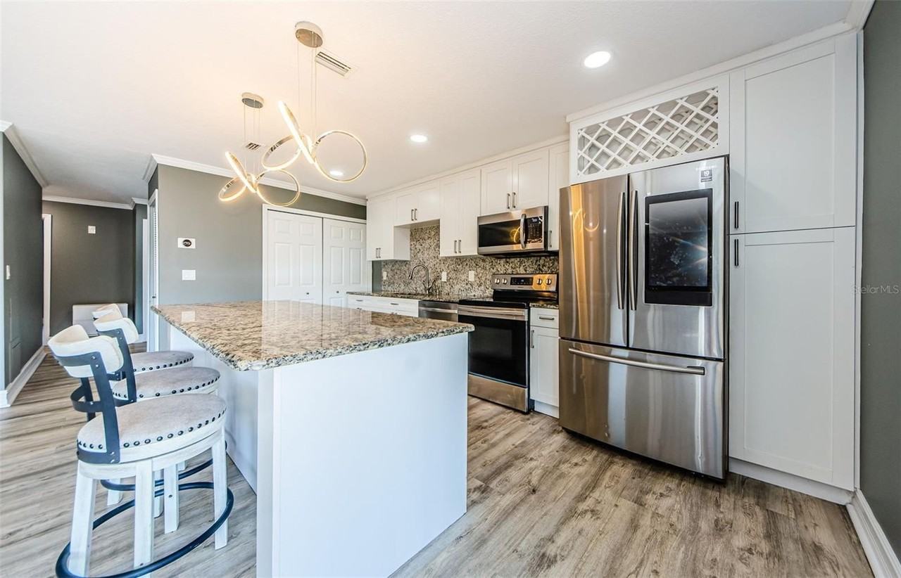 722 116th Ave N #2002 - Photo 7 of 38