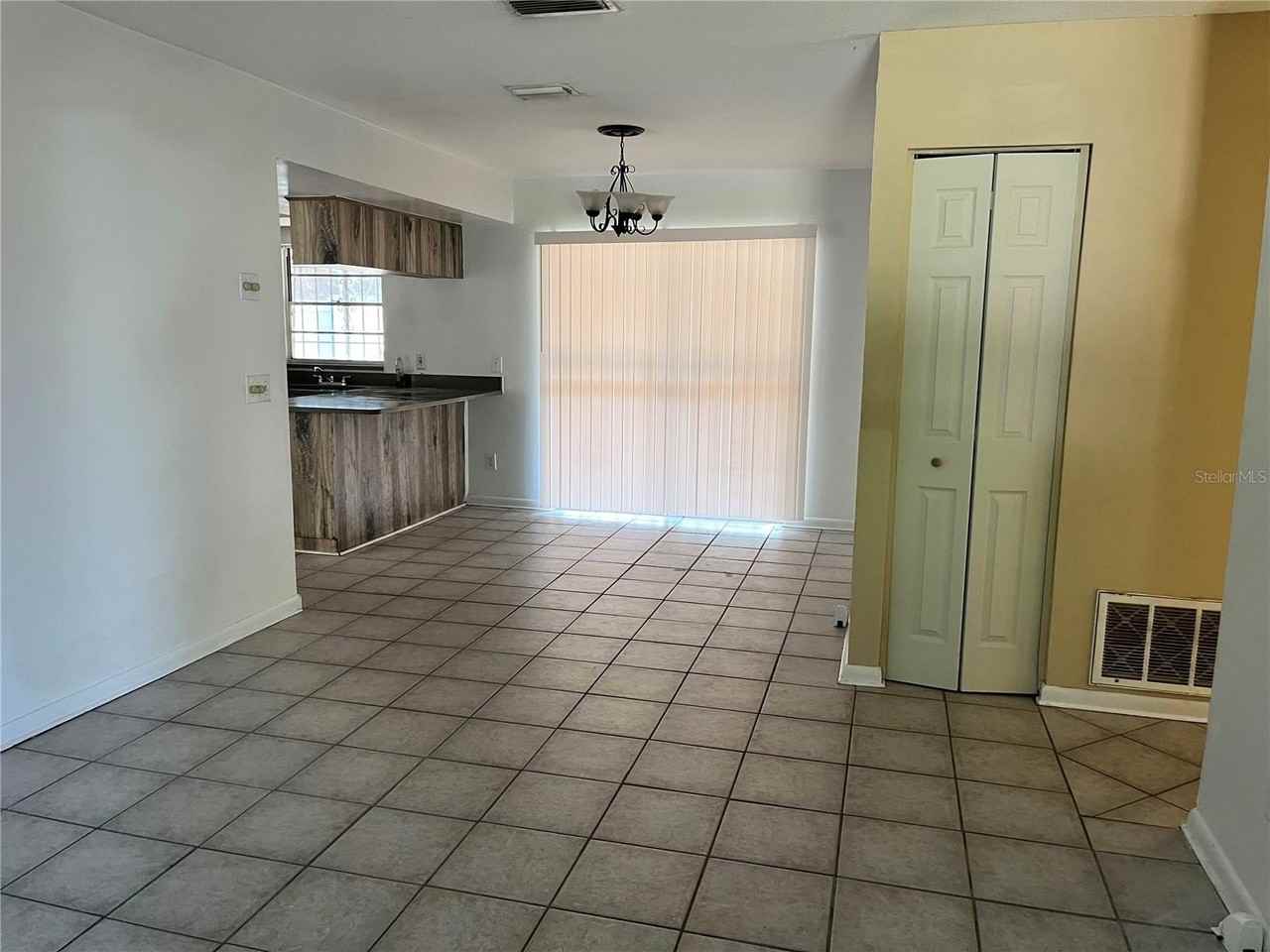 8301 Clermont St - Photo 3 of 25