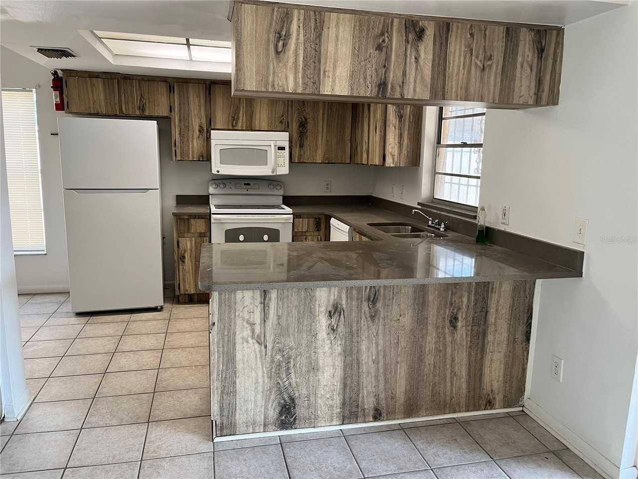 8301 Clermont St - Photo 6 of 25