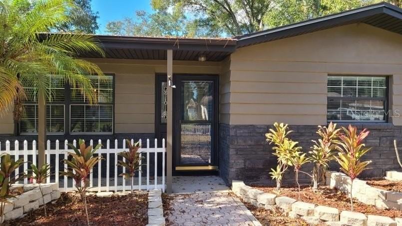 1742 Cardinal Dr - Photo 3 of 25