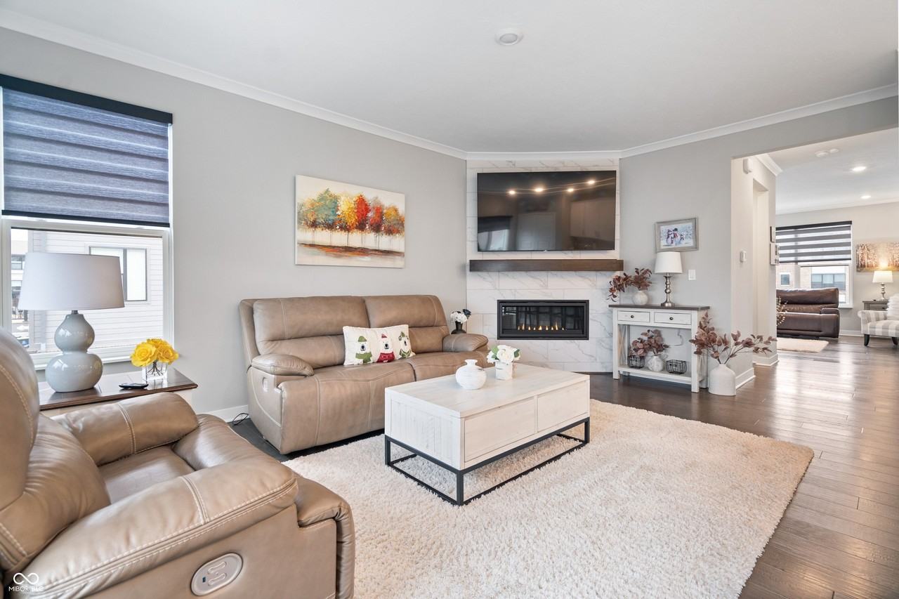 661 Golborne St - Photo 7 of 25