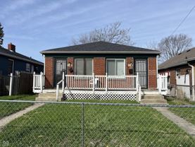 628 N Oxford St - Photo 1 of 1