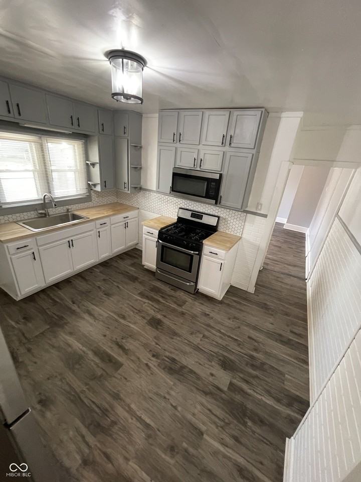 93 S 5th Ave - Photo 7 of 16