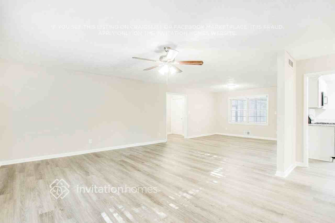 5447 Blackhawk Dr - Photo 4 of 26