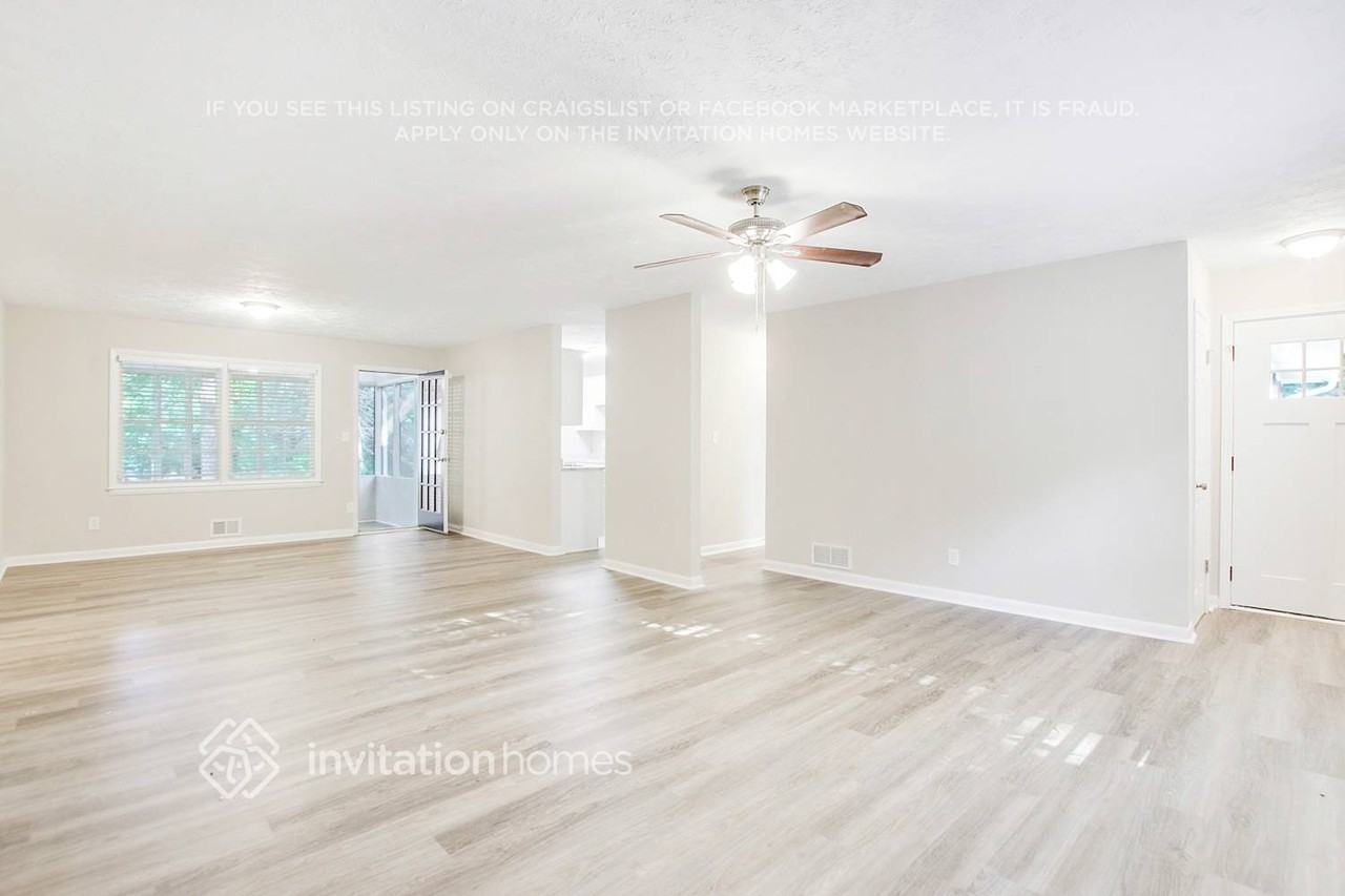 5447 Blackhawk Dr - Photo 5 of 26